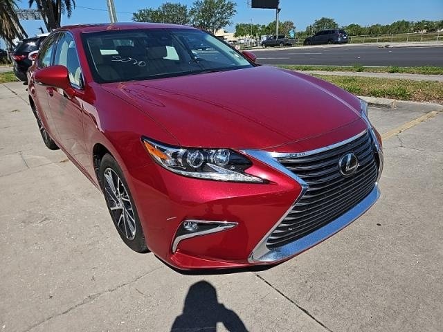 2017 Lexus ES 350 photo 13