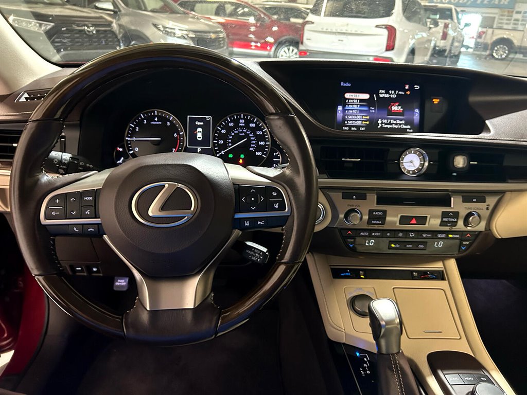 2017 Lexus ES 350 photo 29