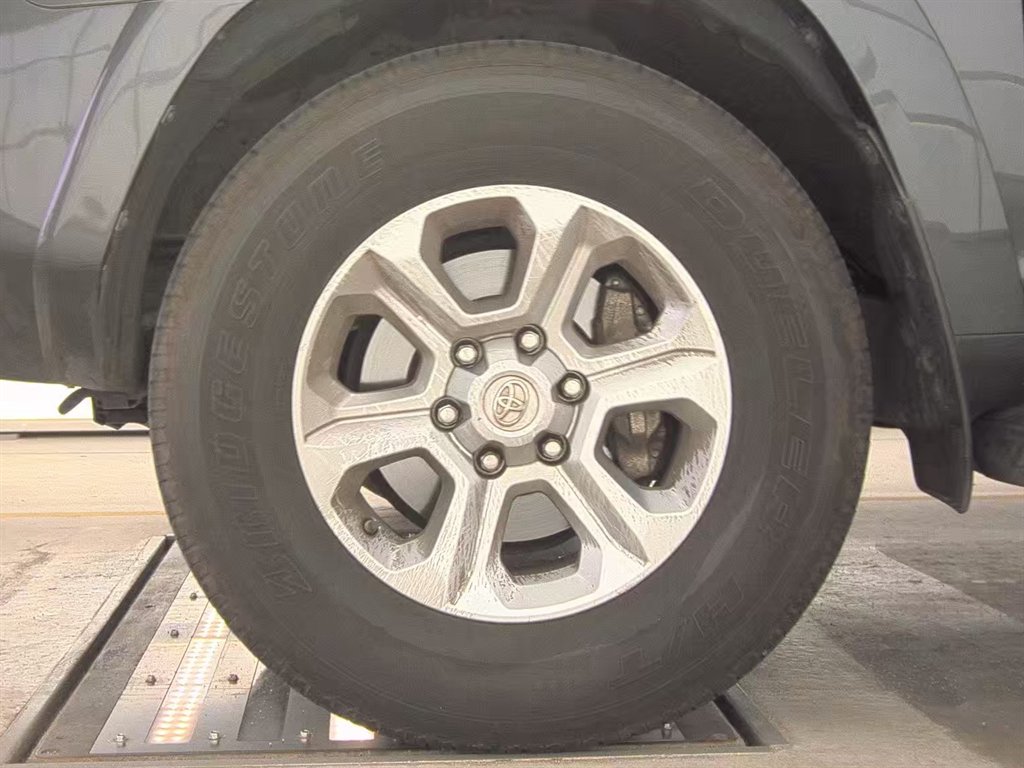2014 Toyota 4Runner SR5 - Photo 12